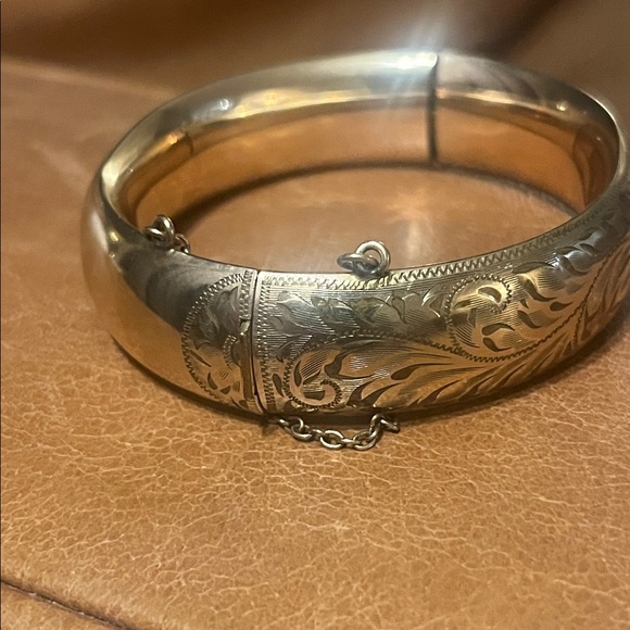 Etched gold filled bracelet - Picture 10 of 10